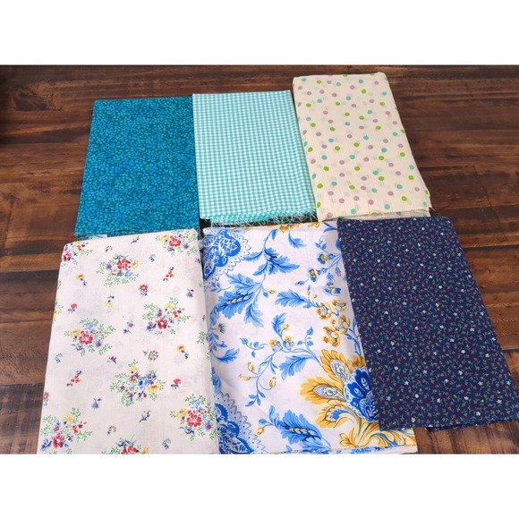 Lot of Fabric floral, check, dots, blue, yellow, white 2lb 2oz - Picture 1 of 7